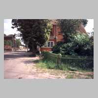 111-1297 Das Haus des Malermeisters Horn in Wehlau auf der Wattlau 1993.jpg